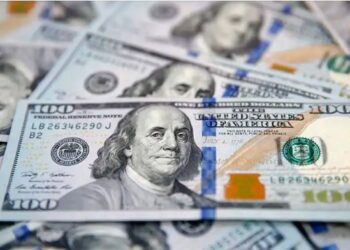 تركيا.. الدولار يبدأ الأسبوع بمستوى قياسي