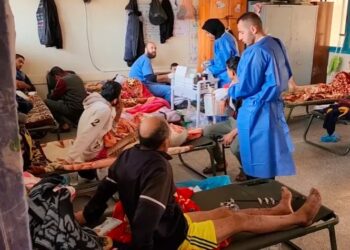 طبيب أميركي يروي رحلته في غزة: ما رأيته ليس حربا بل إبادة
