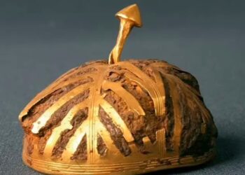 كنز عمره 3 آلاف عام يحيّر العلماء.. معدنه من خارج الأرض
