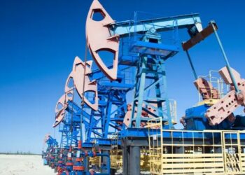 ارتفاع أسعار النفط مع ترقب تقارير شهرية عن توقعات الطلب على الخام