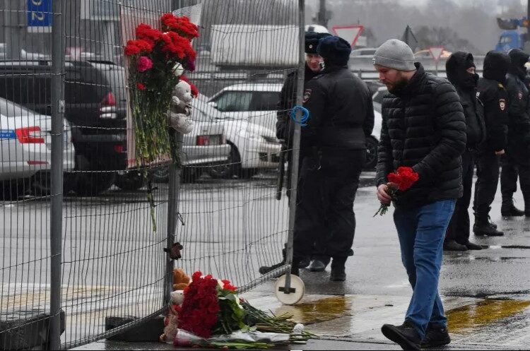 ارتفاع عدد قتلى هجوم موسكو والكرملين يعلن اعتقال 11 ويتوعد المنفذين 1 ارتفاع عدد قتلى هجوم موسكو والكرملين يعلن اعتقال 11 ويتوعد المنفذين