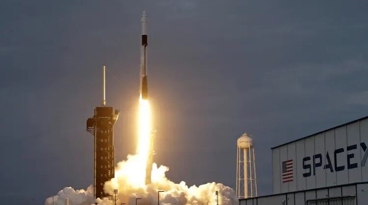 رويترز: “SPACE X” ومالكها ماسك أطلقا نماذج لأقمار تجسس صناعية