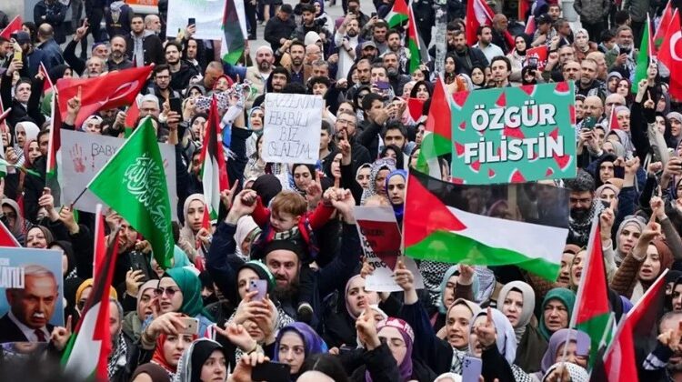 قمع مظاهرة في إسطنبول عارضت التجارة مع الاحتلال.. وزير الداخلية يعلق (شاهد)