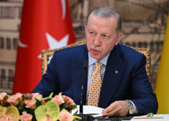 أردوغان على منصة إكس: نأمل أن نتلقى أخبارًا طيبة عن الرئيس الإيراني