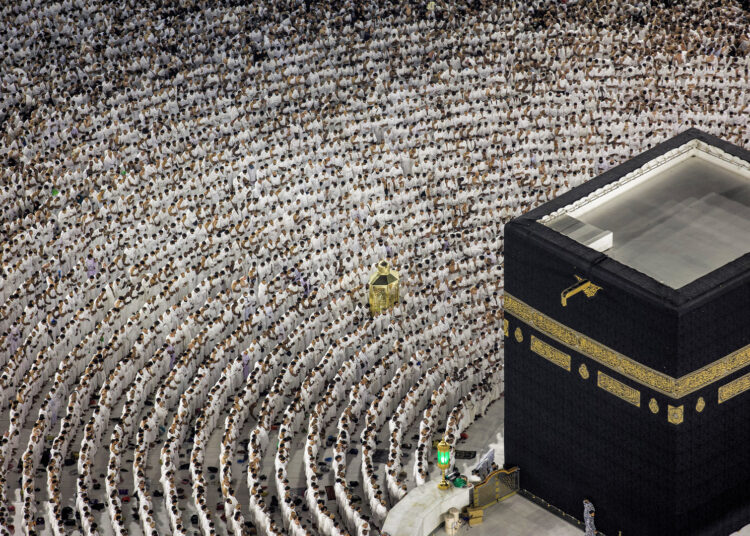 العالم كله سيكون مواجها اليوم للكعبة.. ظاهرة فريدة يكشفها فلكي سعودي 1 العالم كله سيكون مواجها اليوم للكعبة.. ظاهرة فريدة يكشفها فلكي سعودي