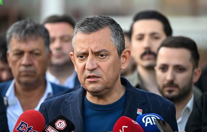 زعيم المعارضة التركية: لا يمكنني معاداة رضيع سوري.. وأخجل من اللافتات العربية 1 زعيم