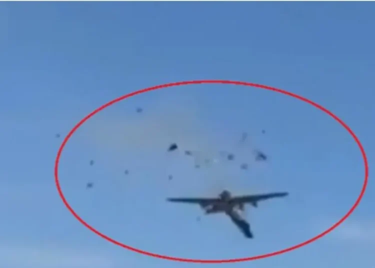وفاة طيار إسباني خلال عرض جوي في تصادم طائرتين بالبرتغال 1 عرض