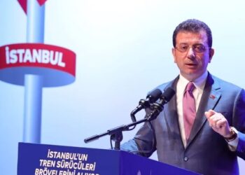 بسبب اللاجئين بإسطنبول.. تراشق بالتصريحات بين إمام أوغلو ووزارة الداخلية