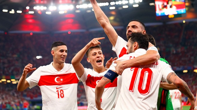 قدم.. تركيا تفوز على تشيكيا وتبلغ ثمن نهائي بطولة "يورو 2024" 1 قدم.. تركيا تفوز على تشيكيا وتبلغ ثمن نهائي بطولة “يورو 2024”