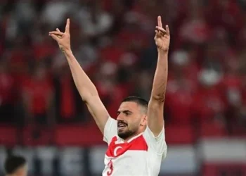 فتح تحقيق ضد لاعب تركي بسبب إشارة “الذئاب الرمادية”