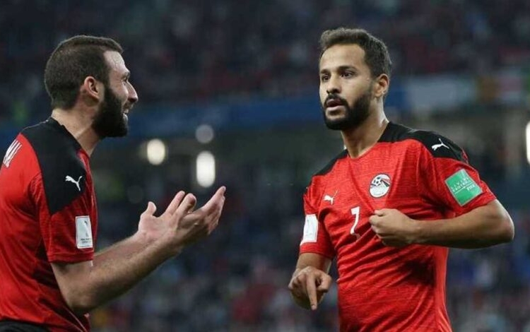 إثر مضاعفات أزمته الصحية قبل أشهر.. وفاة اللاعب المصري أحمد رفعت بأزمة قلبية 1 إثر مضاعفات أزمته الصحية قبل أشهر.. وفاة اللاعب المصري أحمد رفعت بأزمة قلبية