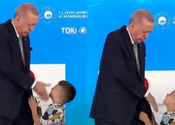 أردوغان يصفع طفلاً مازحا “لم يقبل يده”  .. فيديو يشغل منصات التواصل