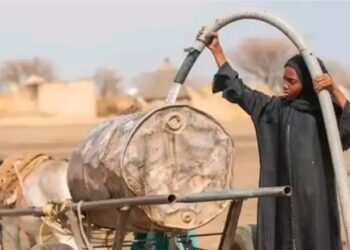 السودانيون يعانون من موجة حر شديدة وتسجيل وفيات بضربات الشمس