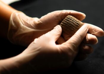 تركيا.. اكتشاف لوح أثري عمره 3500 عام في ولاية هطاي