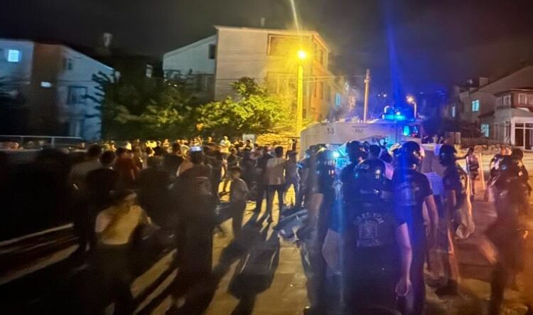 تركيا تحقق بمنشورات تحرض على اللاجئين وأحداث قيصري تشعل الغضب بشمال سوريا