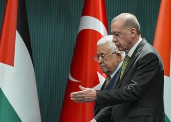 أردوغان يطالب محمود عباس بالاعتذار