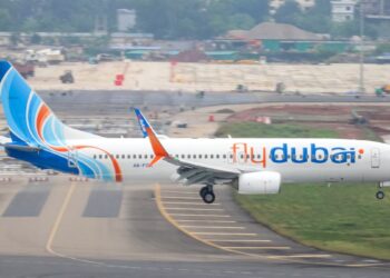 طائرة بوينغ 737 تابعة لفلاي دبي في الجو