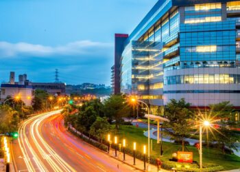 مبنى مصنع TSMC في هسينشو بتايوان مع إعلان أرباح TSMC القياسية