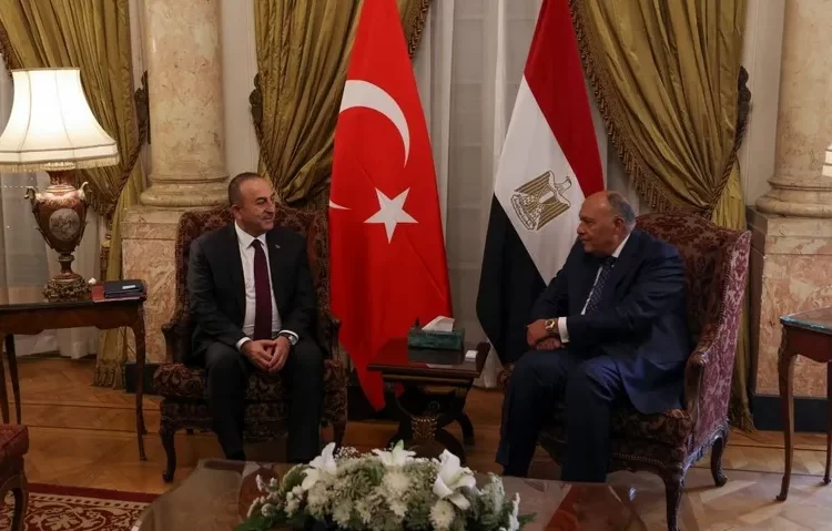 11 yıl sonra ilk: Çavuşoğlu Mısır’da Dışişleri Bakanı Şukri ile görüştü