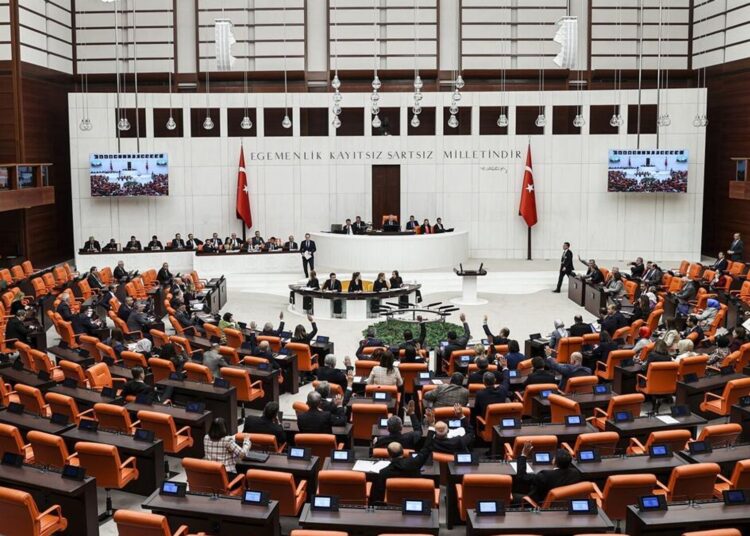 EYT kanun teklifi TBMM’de kabul edildi 1 EYT kanun teklifi TBMM’de kabul edildi