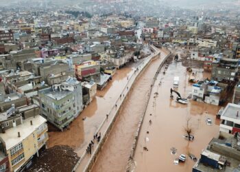 Sel felaketinde can kaybı 15’e yükseldi