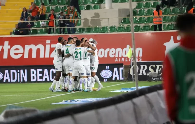 Haftanın açılış maçında kazanan Alanyaspor oldu
