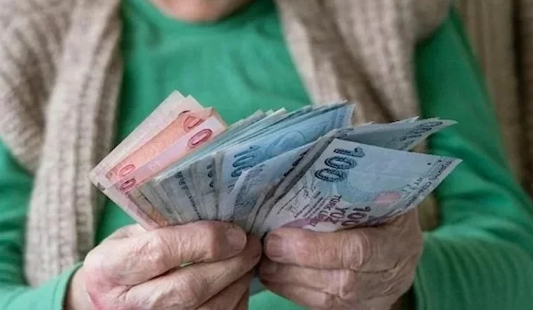 Bayram ikramiyesi ve emekli maaşlarının yatacağı tarih belli oldu 1 Bayram ikramiyesi ve emekli maaşlarının yatacağı tarih belli oldu