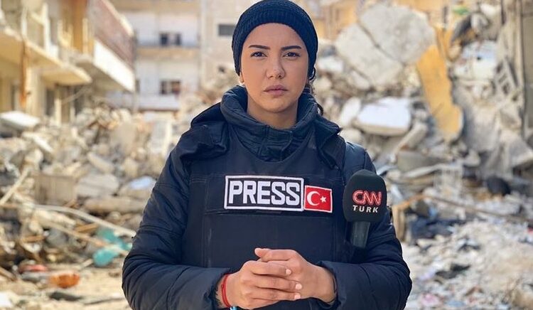 Fulya Öztürk: Öldüm de kıyamete uyandık sandım 1 Fulya Öztürk: Öldüm de kıyamete uyandık sandım