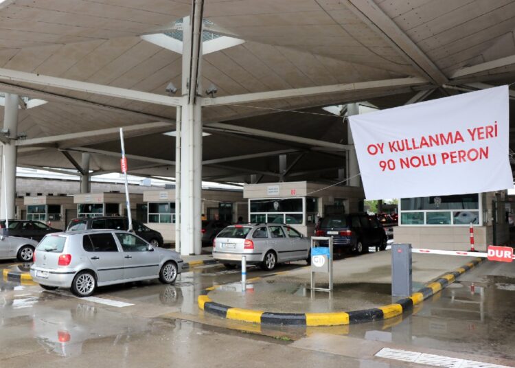 Kapıkule’de oy kullanma işlemleri başladı 1 Kapıkule’de oy kullanma işlemleri başladı