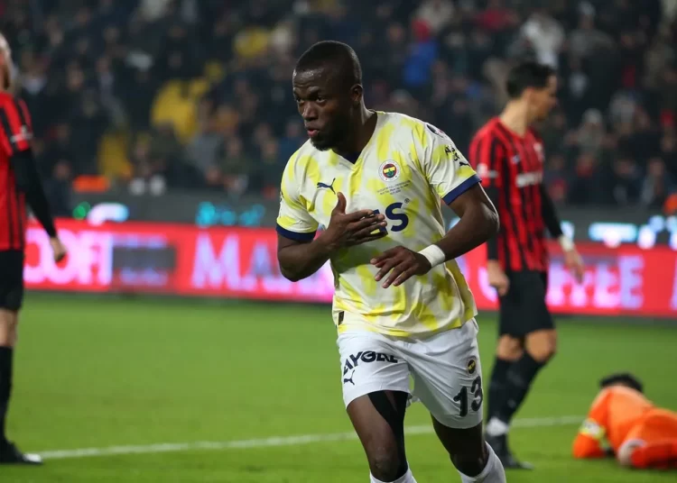 Valencia arayı açıyor: Süper Lig'de gol krallığı yarışı 1 Valencia arayı açıyor: Süper Lig’de gol krallığı yarışı