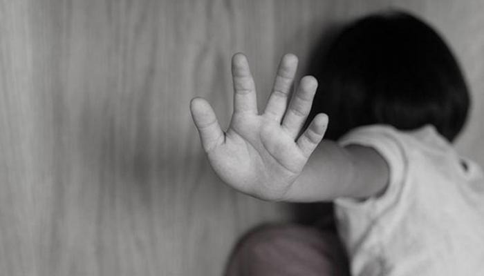 Kardeşinin amcası tarafından istismar edildiğini öğretmenine anlattı 1 Kardeşinin amcası tarafından istismar edildiğini öğretmenine anlattı
