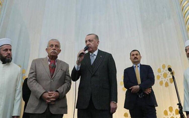 Erdoğan yine camide miting yaptı 1 Erdoğan yine camide miting yaptı