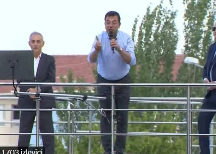 İmamoğlu'ndan Erdoğan'a "montaj" tepkisi: Hiçbir devlet insanı bu ülkeye bu kadar utanılacak bir an yaşatmamıştır 1 İmamoğlu’ndan Erdoğan’a “montaj” tepkisi: Hiçbir devlet insanı bu ülkeye bu kadar utanılacak bir an yaşatmamıştır