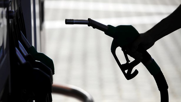 Benzine ve motorine indirim geliyor 1 Benzine ve motorine indirim geliyor