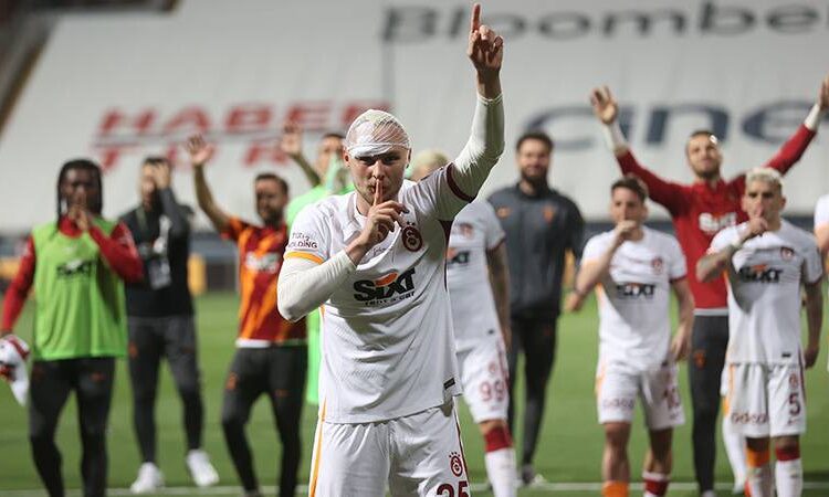 Galatasaraylı Victor Nelsson'un kaşına 15 dikiş atıldı 1 Galatasaraylı Victor Nelsson’un kaşına 15 dikiş atıldı