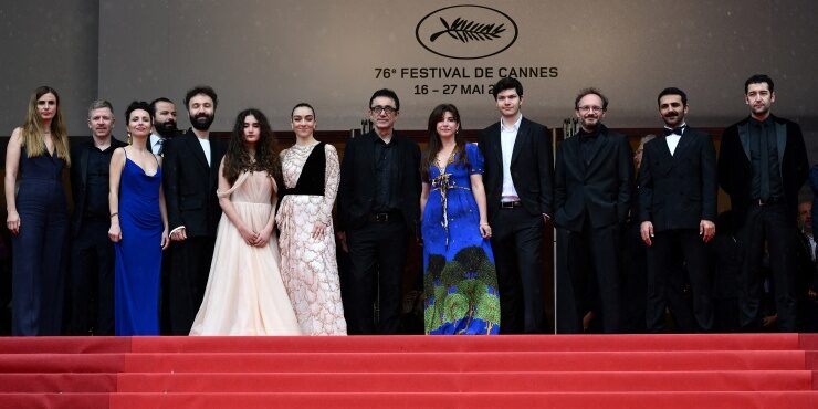 Cannes'da 'Kuru Otlar Üstüne' damgası: Dakikalarca alkışlandı 1 Cannes’da ‘Kuru Otlar Üstüne’ damgası: Dakikalarca alkışlandı