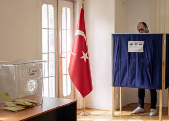 Yurt dışında 1 milyon 387 bin kişi oy kullandı
