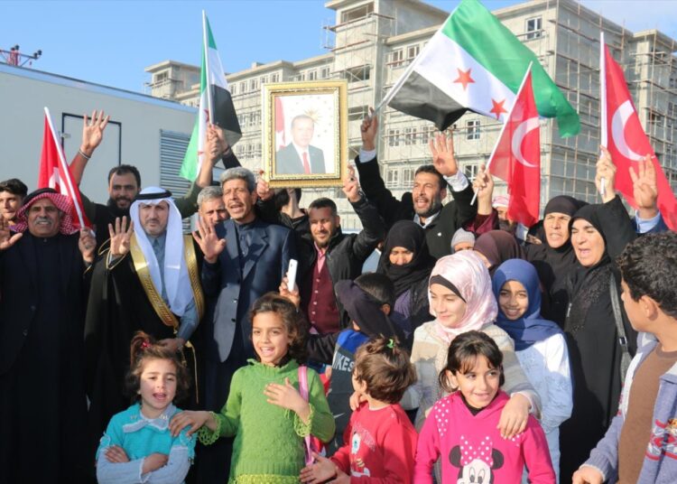 Türkiye'nin son Suriye Büyükelçisi: Suriyeli seçmen sayısı 5 senede yüzde 700 arttı 1 Türkiye’nin son Suriye Büyükelçisi: Suriyeli seçmen sayısı 5 senede yüzde 700 arttı