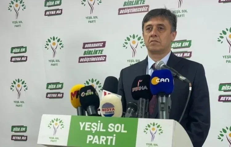 Yeşil Sol Partili Tiryaki: Anadolu Ajansı, AKP'den aldığı verileri paylaşıyor 1 Yeşil Sol Partili Tiryaki: Anadolu Ajansı, AKP’den aldığı verileri paylaşıyor