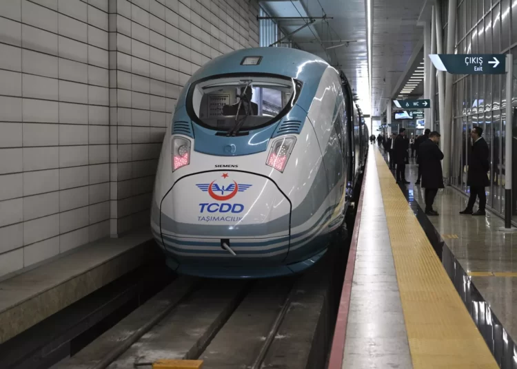 Ankara-İstanbul arası 80 dakikaya düşecek 1 Ankara-İstanbul arası 80 dakikaya düşecek