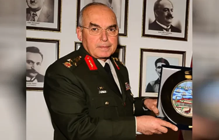 Erdoğan, Orgeneral Avsever'i 'geçici' Genelkurmay Başkanı olarak atadı 1 Erdoğan, Orgeneral Avsever’i ‘geçici’ Genelkurmay Başkanı olarak atadı