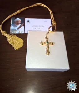 Kiliseye miras bırakmıştı: Papa 16. Benedictus'un haçı çalındı 2 Kiliseye miras bırakmıştı: Papa 16. Benedictus'un haçı çalındı