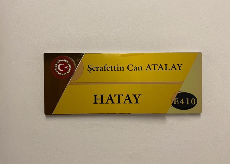 Can Atalay milletvekili seçilmesine rağmen serbest bırakılmadığı için TBMM'de yemin edemedi 1 Can Atalay milletvekili seçilmesine rağmen serbest bırakılmadığı için TBMM’de yemin edemedi