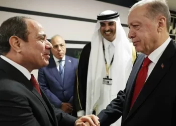“Darbecilerle aynı masaya oturmam” dediğini unuttu, Türkiye’ye davet etti