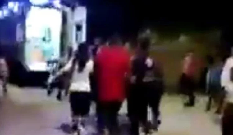 Korucuyu başından vurup aracını ateşe verdiler