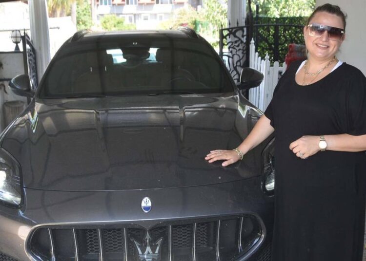 Maseratili polisin eşi: ‘Zayıflama çayı satıyorum, 3 villam, 1 restoranım var’