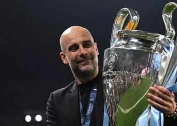 Pep Guardiola, Alex Ferguson’u yakaladı