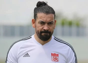 Sivasspor’un yeni hocası Servet Çetin oldu
