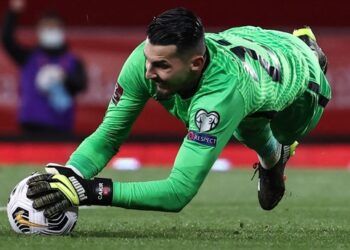 Trabzonspor’un kaptanı Galatasaray'a açık kapı bıraktı 8 Trabzonspor’un kaptanı Galatasaray’a açık kapı bıraktı