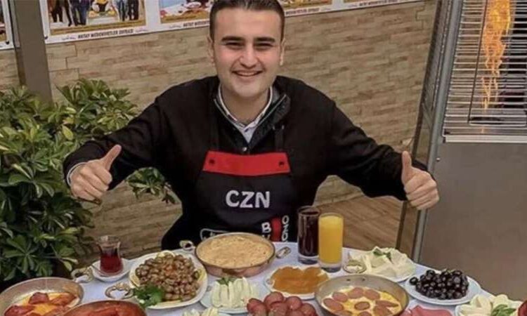 CZN Burak babasıyla davalık oldu: Dolandırıldım 1 CZN Burak babasıyla davalık oldu: Dolandırıldım